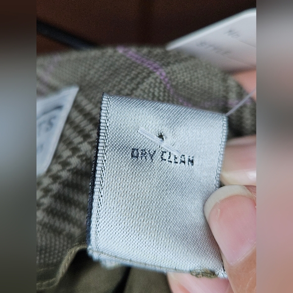 Talbots Gray Plaid Capris - Picture 6 of 7